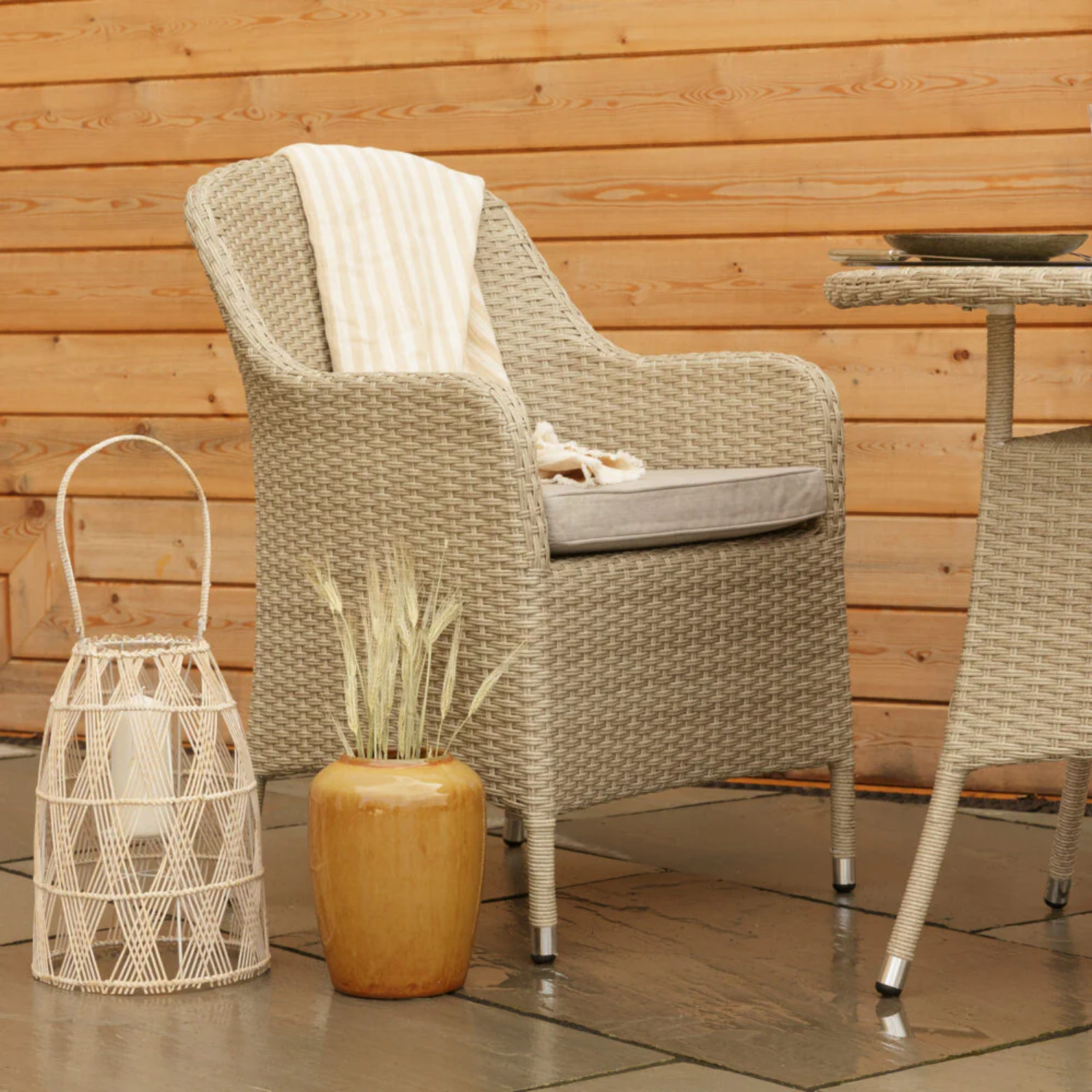 Outdoorcraft – Sierra Dinning Series